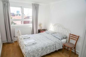 Double bedroom in ashared flat, Sutton